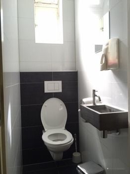 Euphemia Budget Old Canal Zone Hostel Amsterdam
