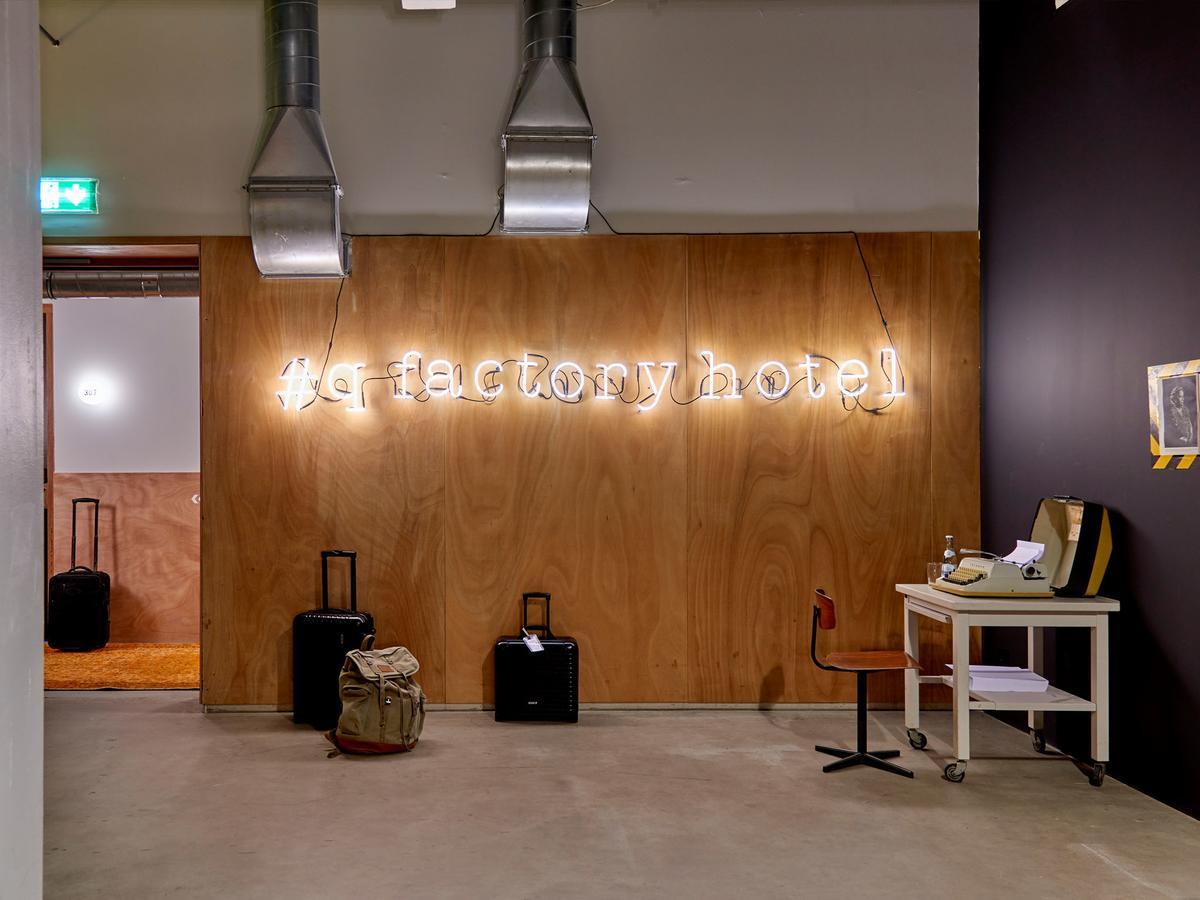 Q-factory Hotel 3*