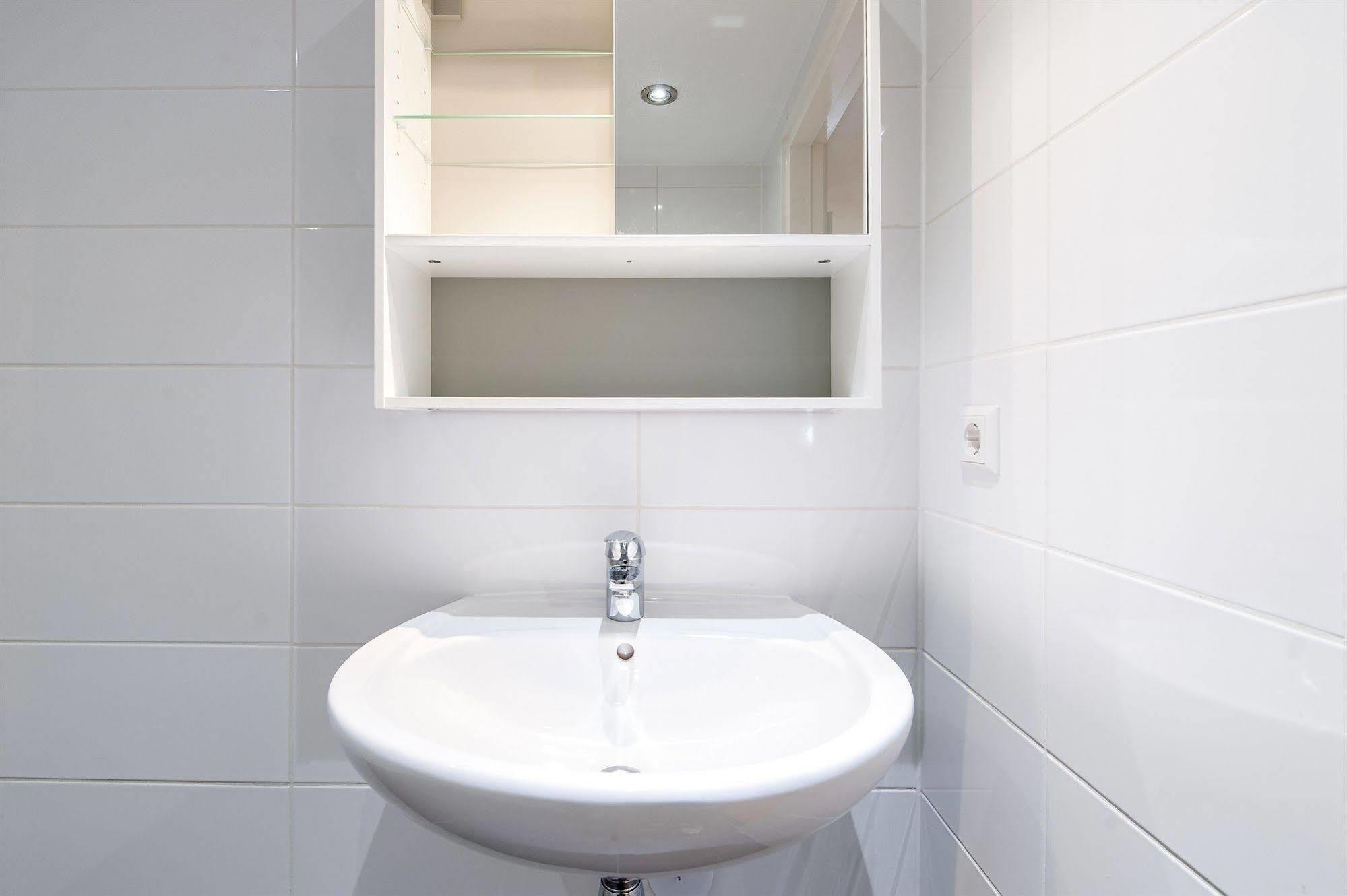 Aparthotel Dockside Flats 4*