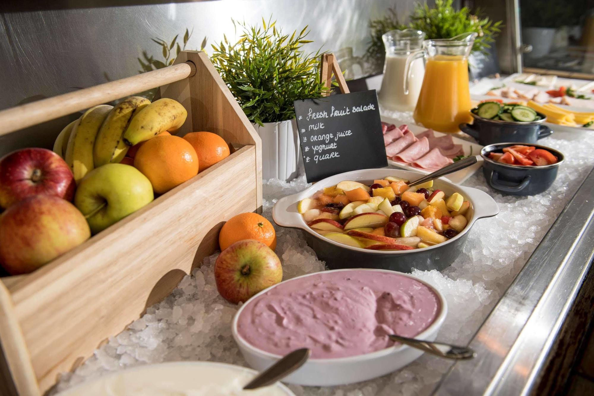 Hotel Campanile & Restaurant Zuid-oost 3*