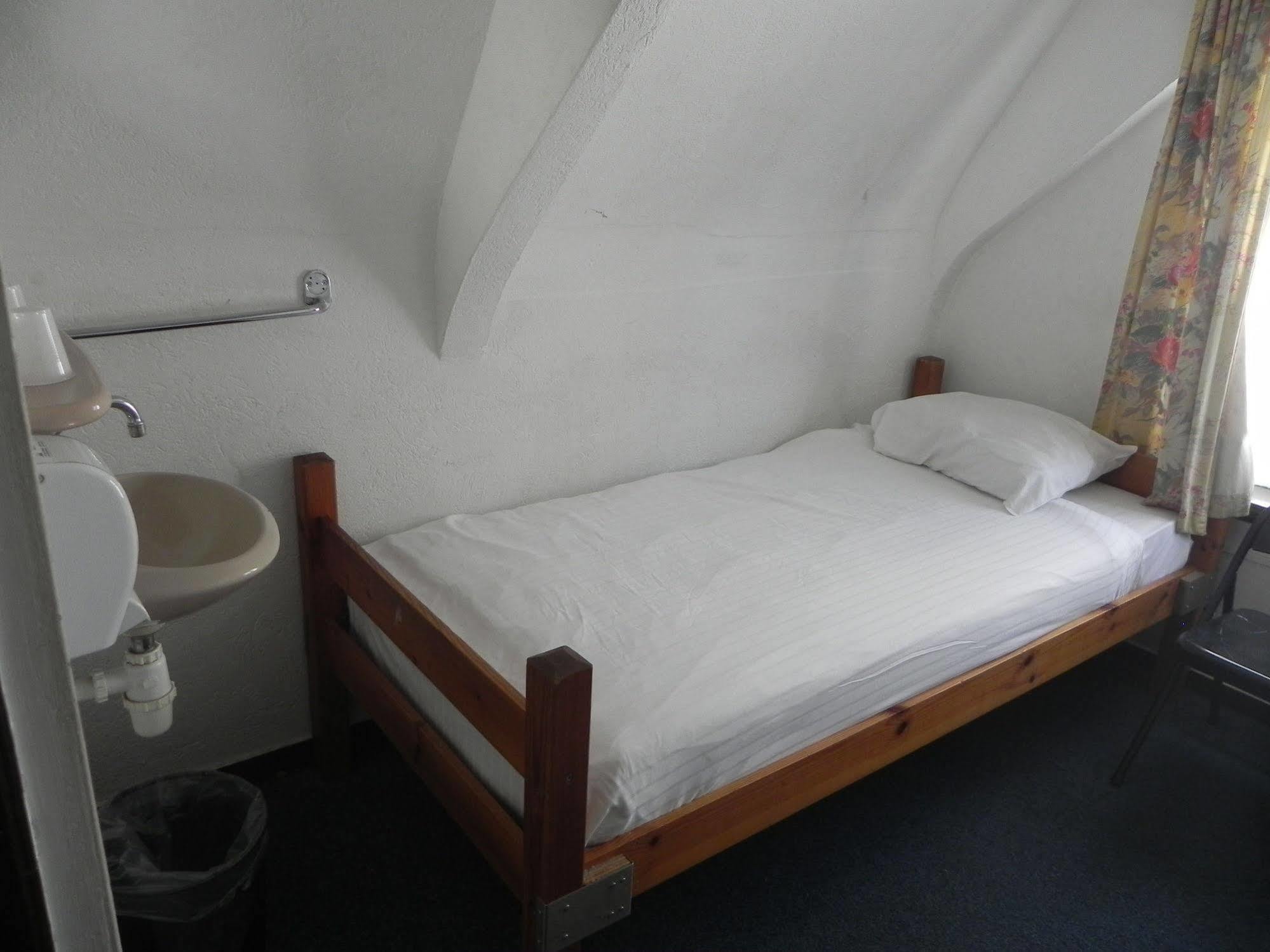 Hotel Crown Hotel