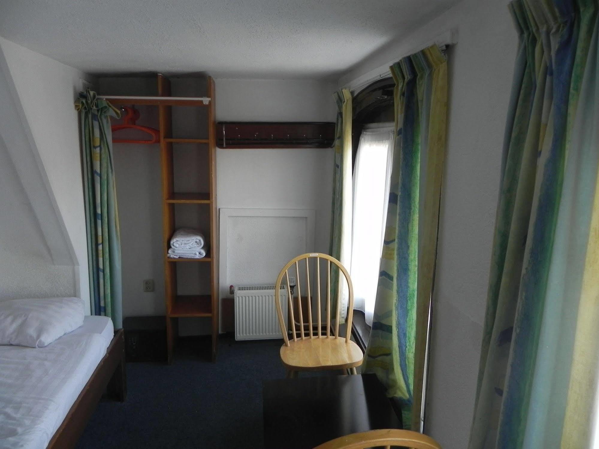 Hotel Crown Hotel *