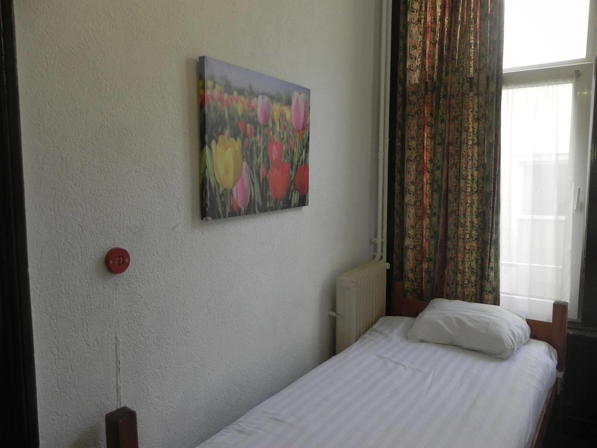 Hotel Crown Hotel *