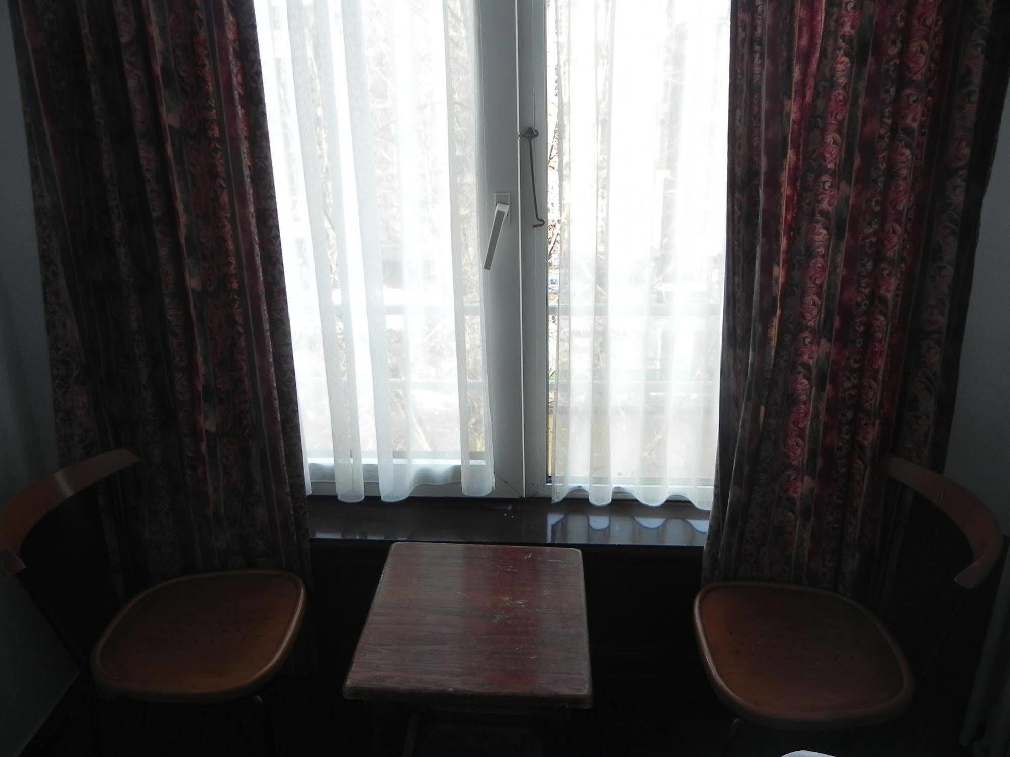Hotel Crown Hotel *