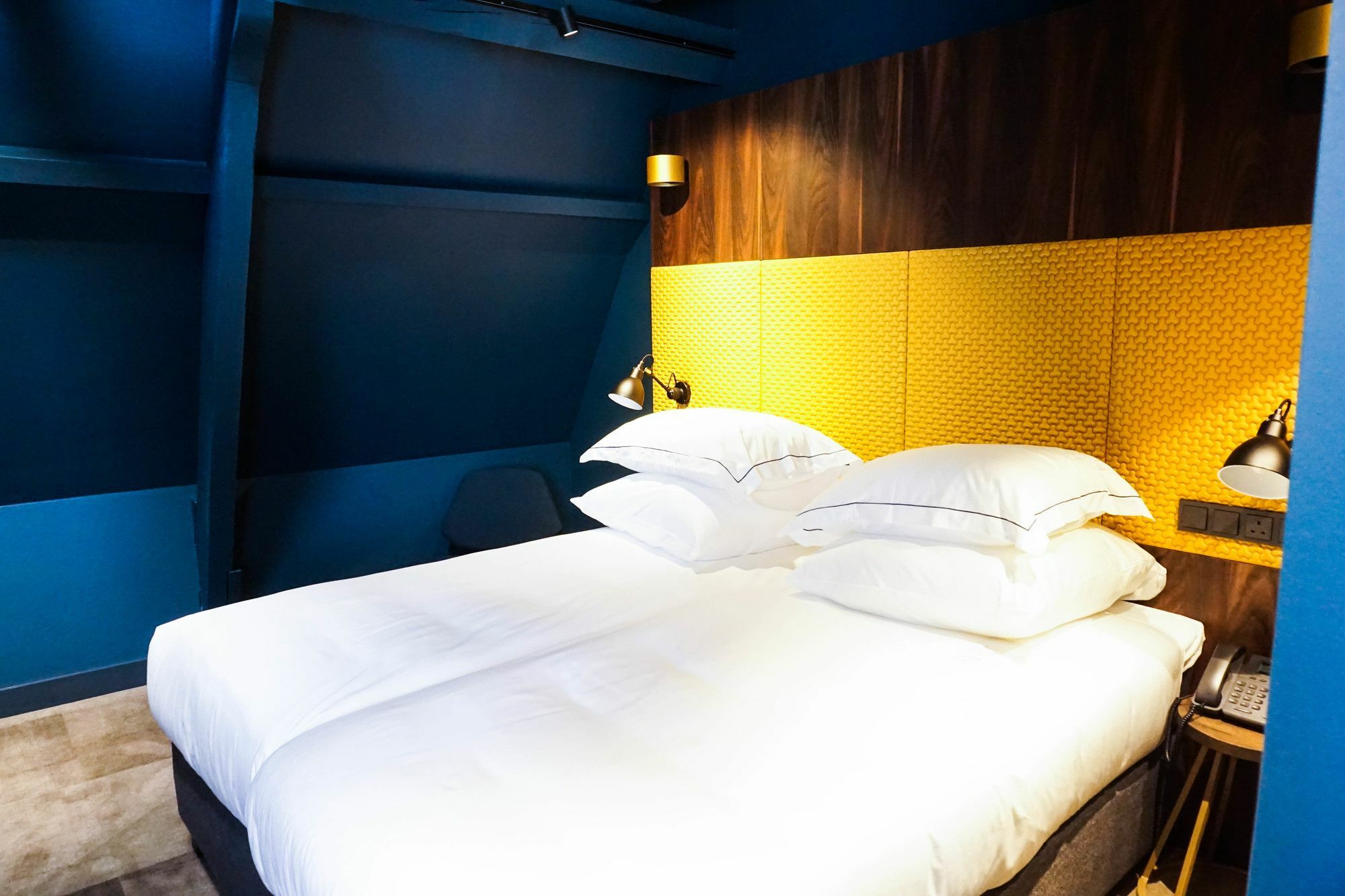 De Jonker Urban & 4* Amsterdam