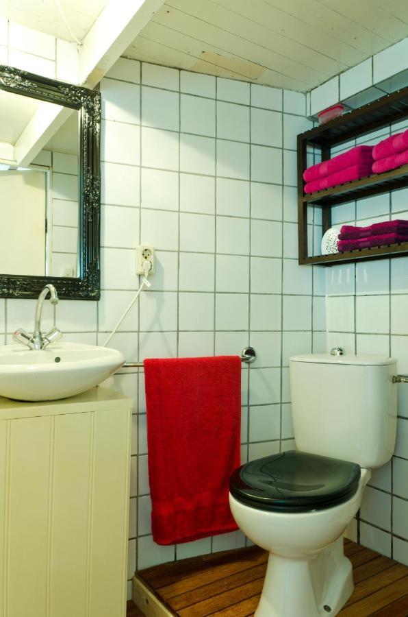 Houseboat Prince-avalon Amsterdam