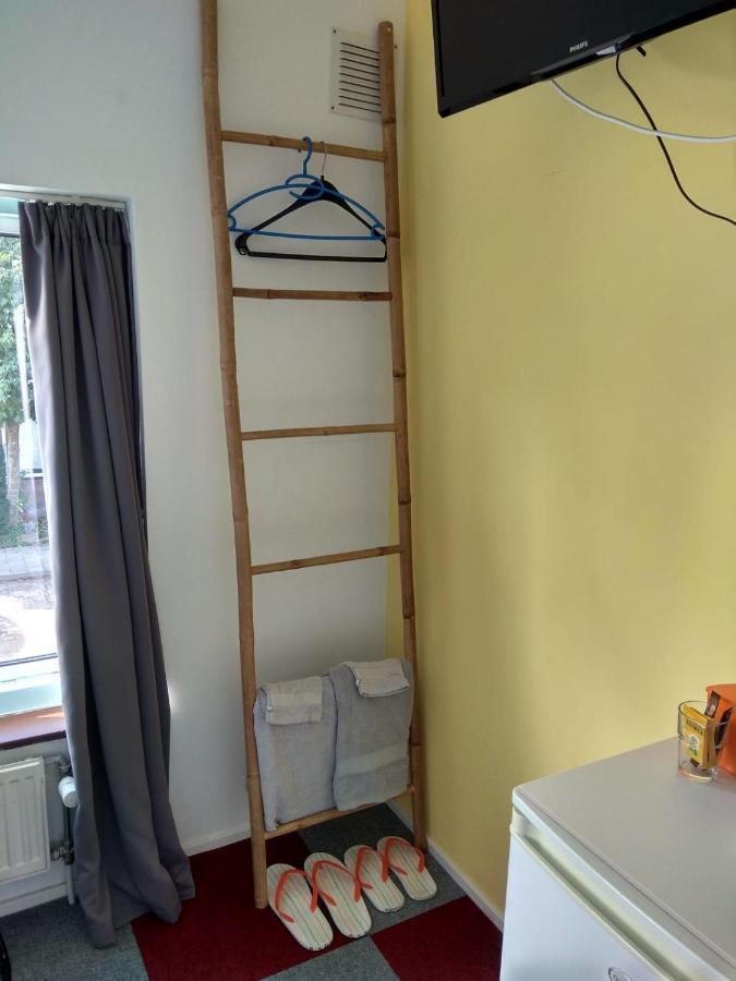 Bed And Breakfast Amsterdam Holy Dove Acomodação com café da manhã  Amesterdão