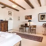 Classy Room 17Th C Canalhouse