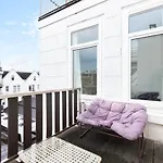 City Center Apartment For A Group Of 4 In Amsterdam - Apt 2