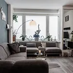 1 bedroom 15 min by tram to Amsterdam centre!