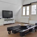 Deluxe Rembrandt Apartment