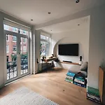 Spacious Designer Duplex Next To Central Park