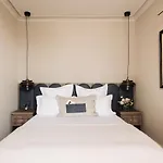 Hotel 717