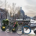 Ciao Papa Hotel Amsterdam Central Station