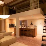 Newly Renovated Luxurious 200 Sqm Loft In City Centre