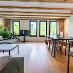 Ar Luxury Central Apartment