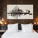Weber Hotel 397
