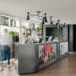 Sir Adam Hotel