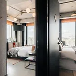 Sir Adam Hotel