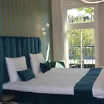Hotel Iris