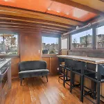 Amstel Houseboat Studio Right Across The Opera