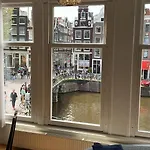 Canal View B&B Amsterdam