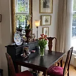 Canal View B&B Amsterdam
