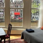 Canal View B&B Amsterdam