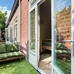 Stylish Apartment Next To The Amstel River - Unit B