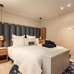Hotel 717