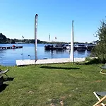 Motorjacht At Ease