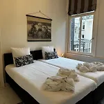 Nine-T-Teen Bed And Boutique