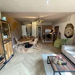 Luxe Appartement Bij Zuidas Met Tuin En Buitendouche