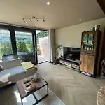 Luxe Appartement Bij Zuidas Met Tuin En Buitendouche