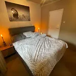 Luxe Appartement Bij Zuidas Met Tuin En Buitendouche