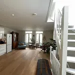 Spacious Apt In The Pijp