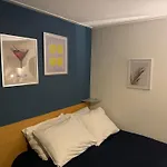 Peaceful Room On A Houseboat In The City Centre