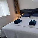 Bickersbed