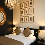 Ambassade Hotel
