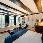 1637: Historic Canal View Suites