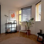 Luxury Room With Private Bathroom On Great Location.