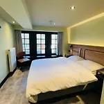 Amigo Hotel