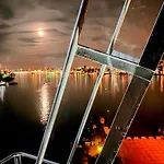 Faralda Crane Hotel Amsterdam
