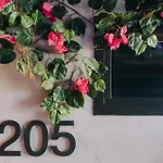 This HoTel