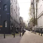 Juul\'S Apartment