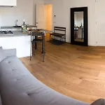 Roze Apartment