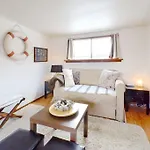 Borneokade Houseboat