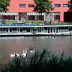 Bed Breakfast Boat