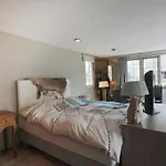 Nieuwpoortkade Houseboat - Canalview Ams