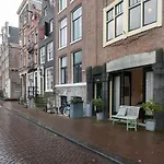 Prinsengracht Cozy Retreat